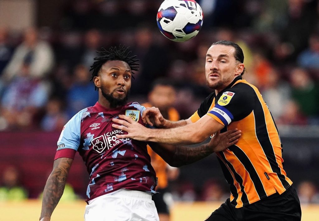 Burnley: «C’est résultat frustrant… encore mais on continue à construire… Il faut faire confiance au processus» (Samuel Bastien Binda)