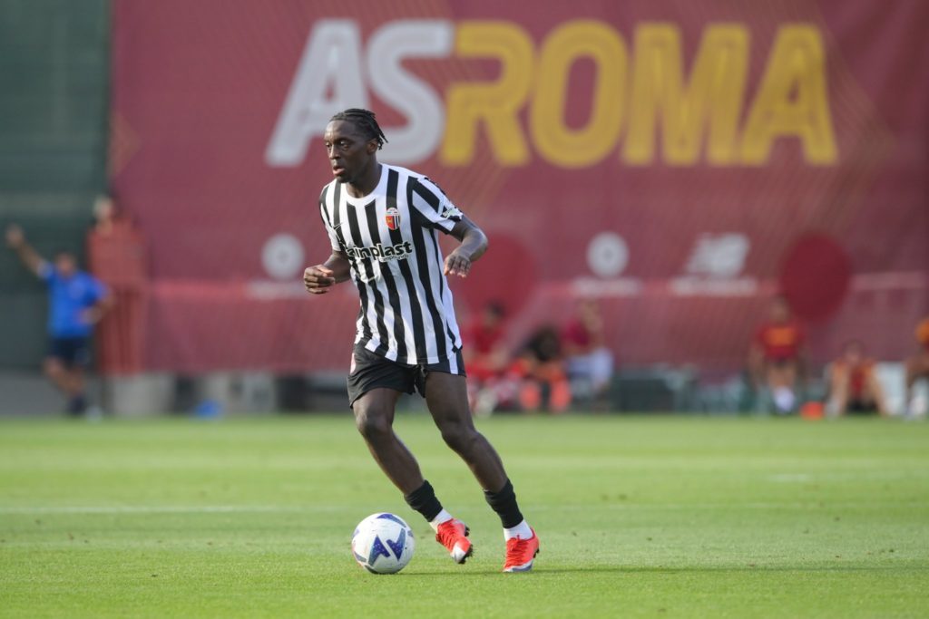 Coupe d’Italie: ça passe dans la douleur pour Christopher Lungoyi et Ascoli devant Venezia