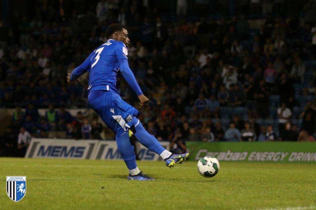League Cup: David Tutonda envoie Gillingham au 3ème tour au détriment d’Exeter City de Samuel Tshiayima Nombe