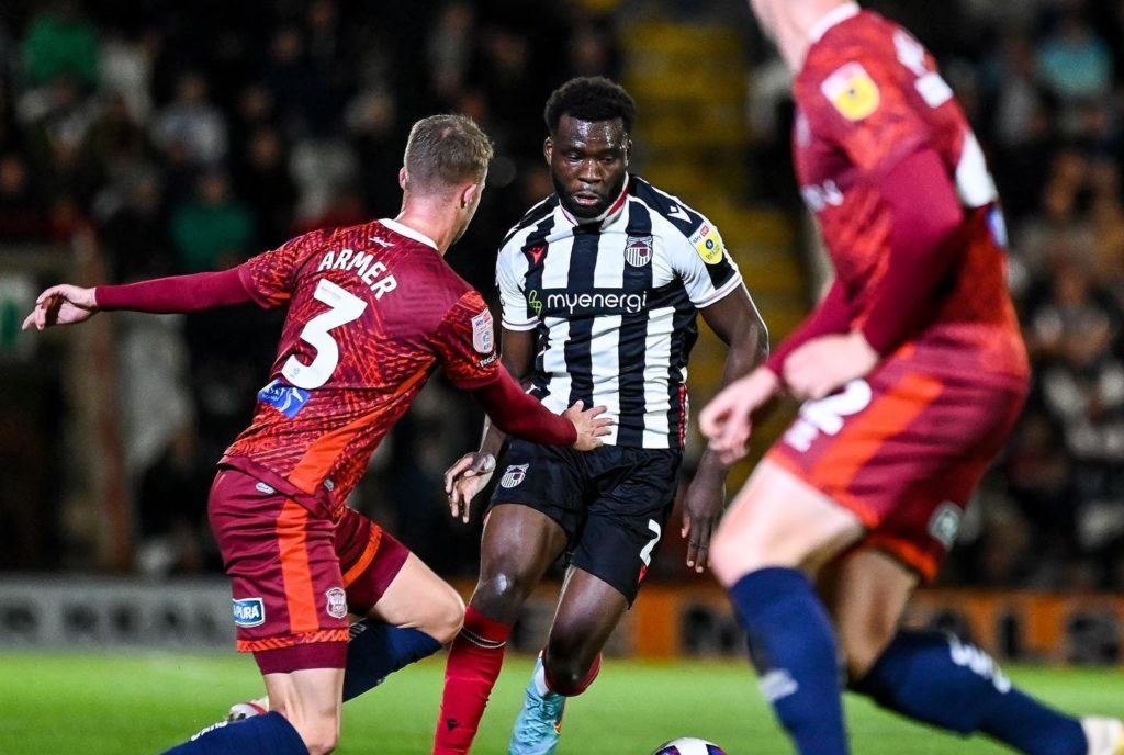 Grimsby Town «Il apporte des aspects positifs à notre jeu que nous