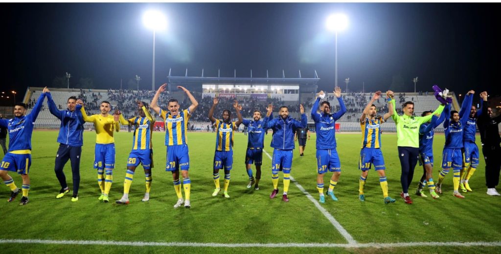 D1 Chypre: Dieumerci Ndongala et l’Apoel Nicosie jouent un mauvais tour à Pafos de Jordan Ikoko