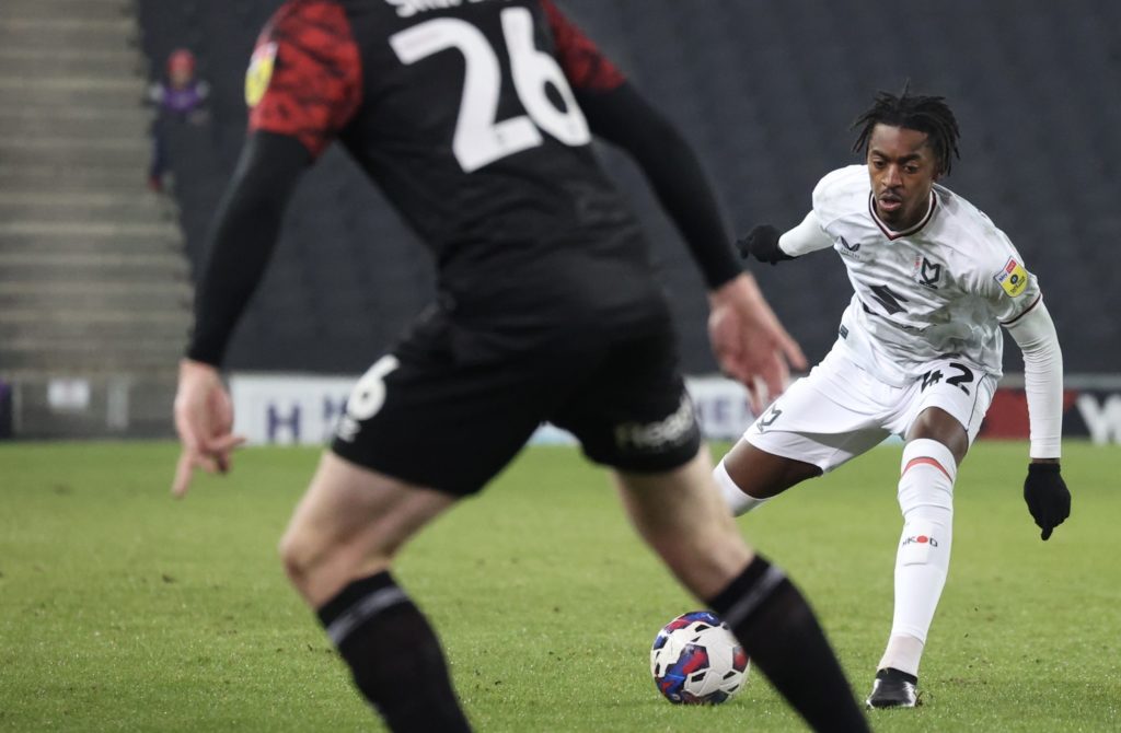 D3 Angleterre: Débuts ratés pour Jonathan Leko et Paris Maghoma avec Milton Keynes Dons