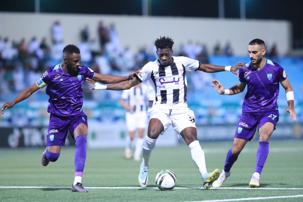 D2 Arabie Saoudite: Une passe décisive déterminante de Jean-Marc Makusu avec Hajer Club pour un succès face à Al Orubah