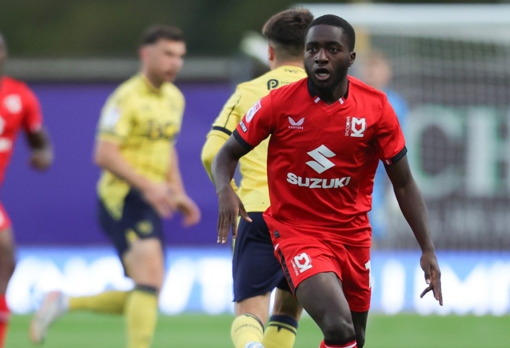 Milton Keynes Dons: «Il a une très belle carrière devant lui s’il continue à travailler dur et à laisser transparaître son talent» (Alex Gilbey sur Brooklyn Ilunga)