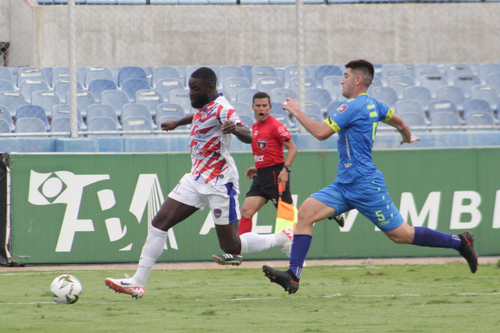 D1 Venezuela: Stevy Okitokandjo et l’Academia Puerto Cabello assurés pour les Play Off au titre