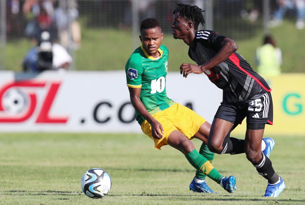 D1 Afrique du Sud: Karim Kimvuidi offre un succès précieux à Orlando Pirates avec son 1er but