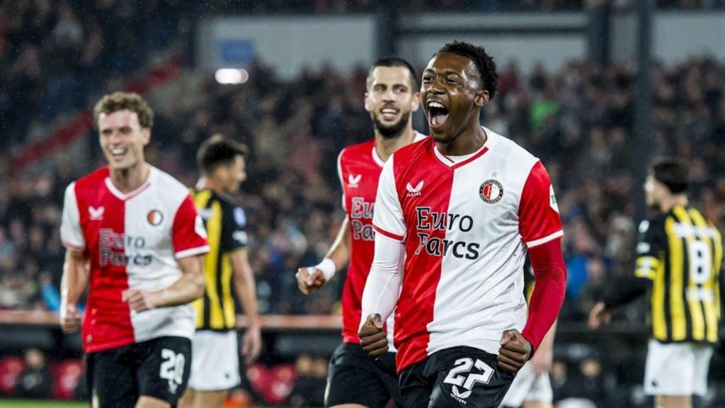 D1 Pays-Bas: 18 ans, Antoni Milambo titulaire avec Feyenoord devant Voledam de Xavier Mbuyamba