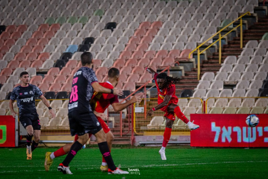D1 Israël: Jordan Botaka buteur dans le partage encourageant d’Ashdod face au Beitar Jerusalem