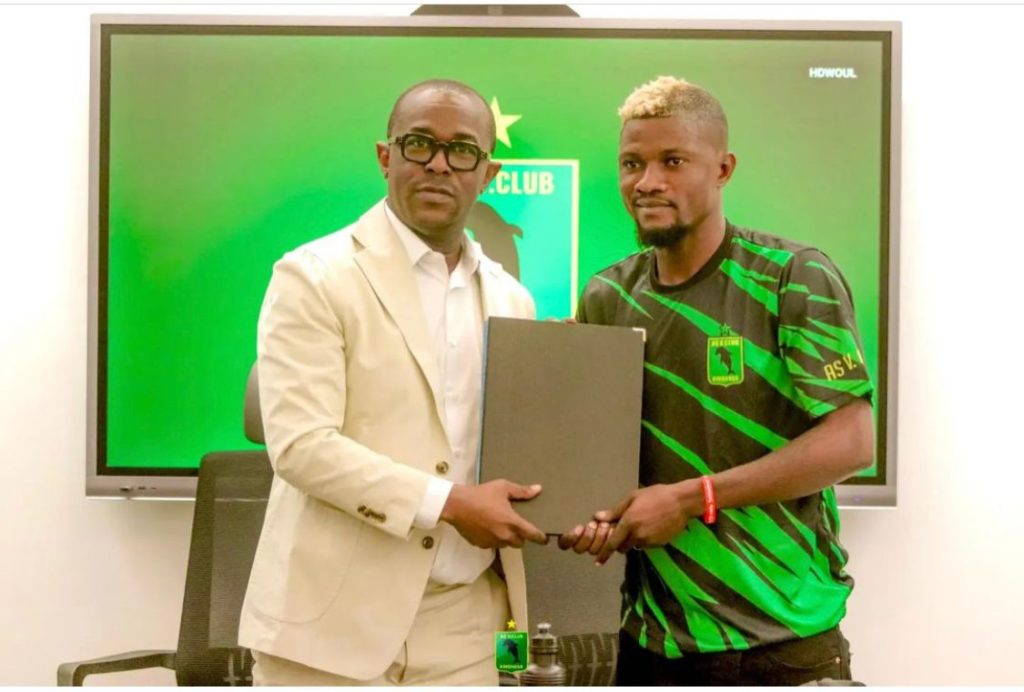 Transfert : Héritier Luvumbu revient chez VClub après son départ mouvementé de Rayon Sport