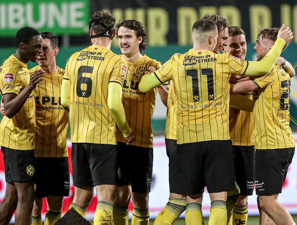 D2 Pays-Bas: Rodney Kongolo et le Roda JC Kerkrade regardent droit vers la montée