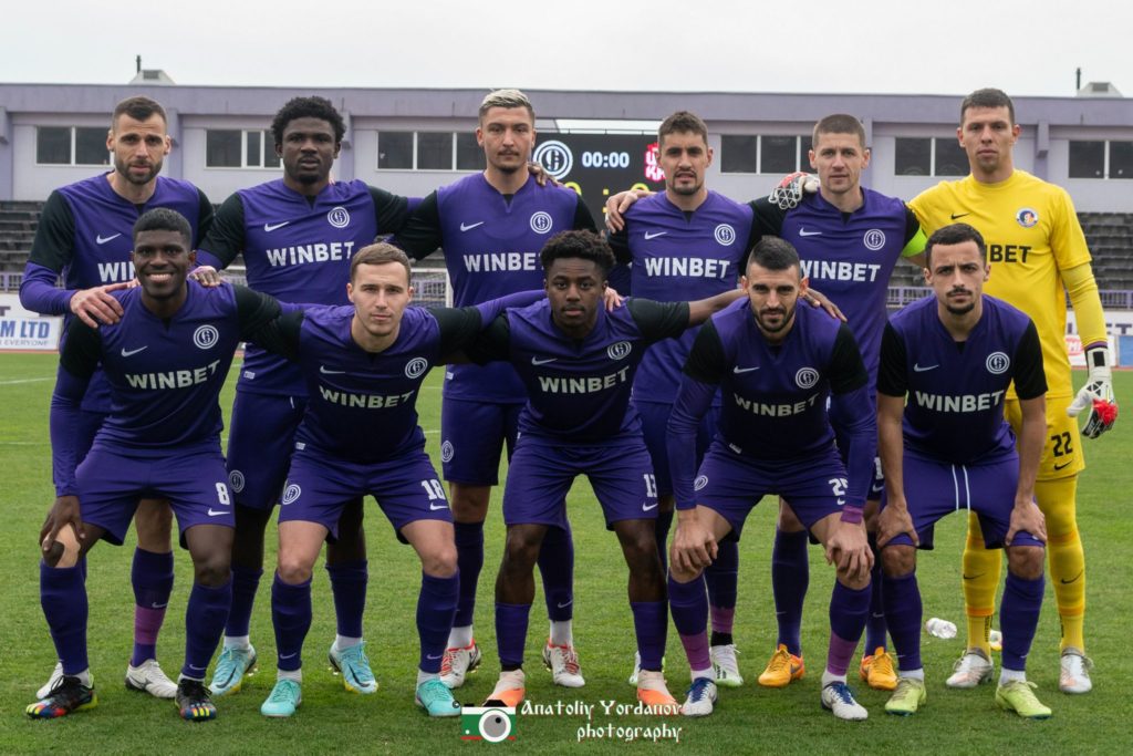 D1 Bulgarie: Le 1er but de la saison de Didis Lutumba Pitah sauve Etar