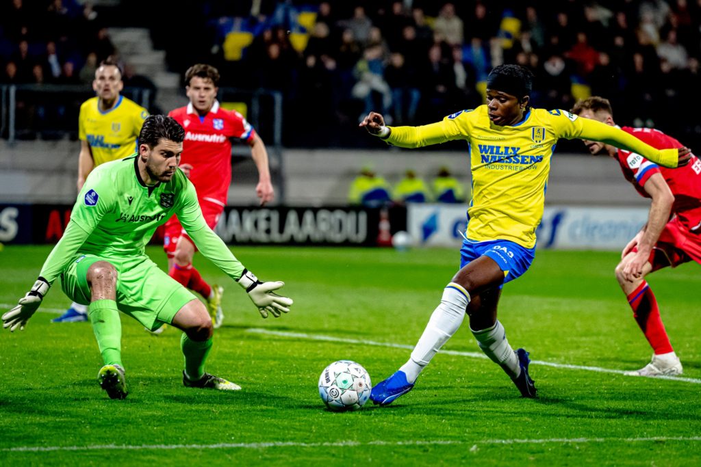 D1 Pays-Bas: Chris Lokesa, Thierry Lutonda et Waalwijk se mettent en difficulté en vue du maintien