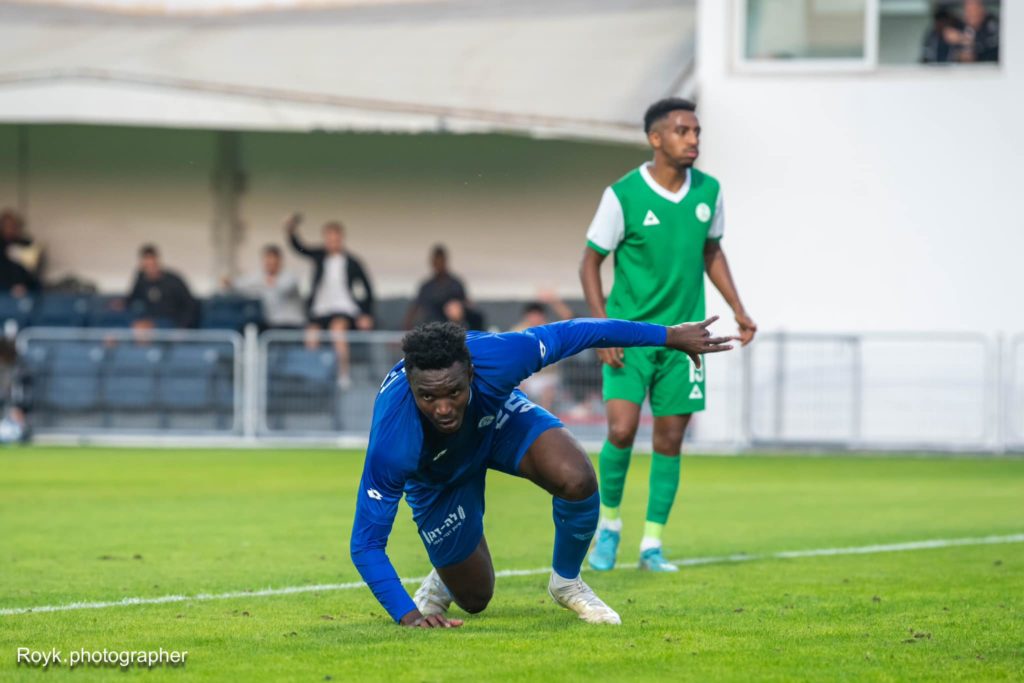 D2 Israël: N’ayant plus à rien à jouer, Richard Kule Mbombo et l’Hapoel Ramat Hasharon se font ceinturés par l’Hapoel Umm al-Fahm