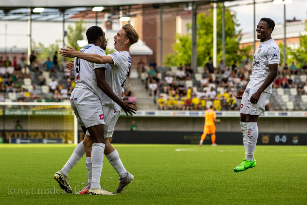 D1 Finlande: 3ème but pour Jonathan Muzinga avec KuPS victorieux de Ilves Tempere de Vincent Ulundu