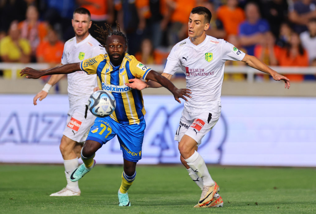 Transfert: Auréolé de son 1er sacre, Dieumerci Ndongala rempile avec l’Apoel Nicosie