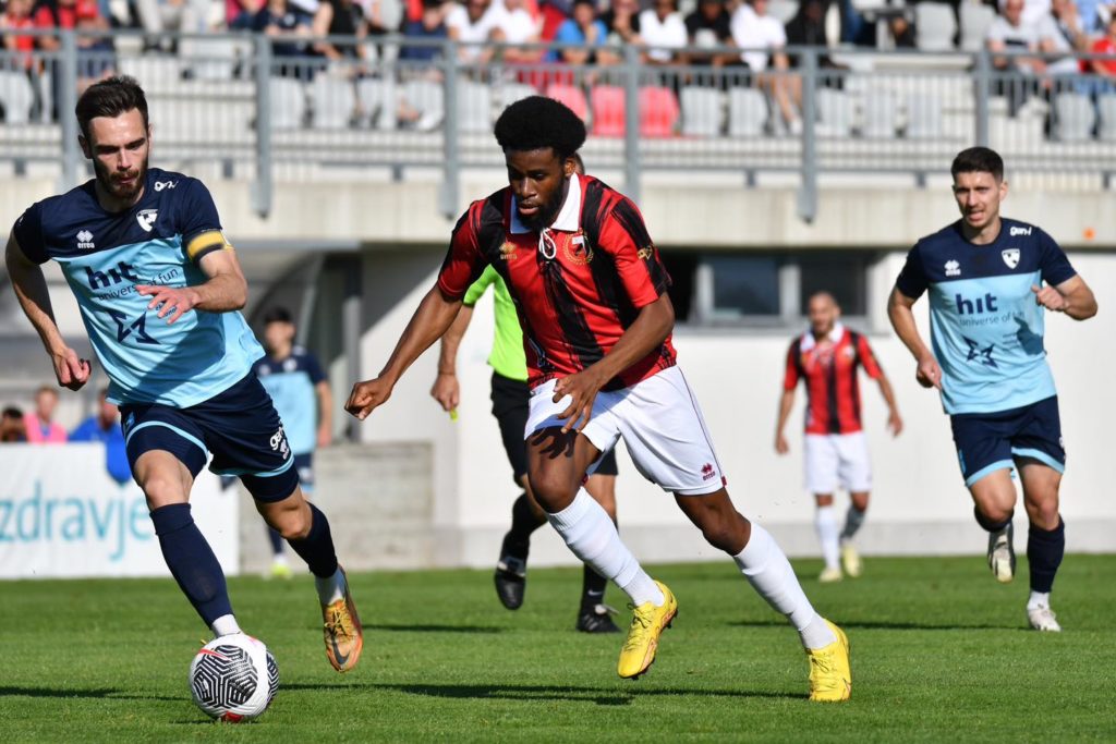 Tabor Sezana: Hans Mpongo plébiscité «Joueur du mois» — FOOT.CD