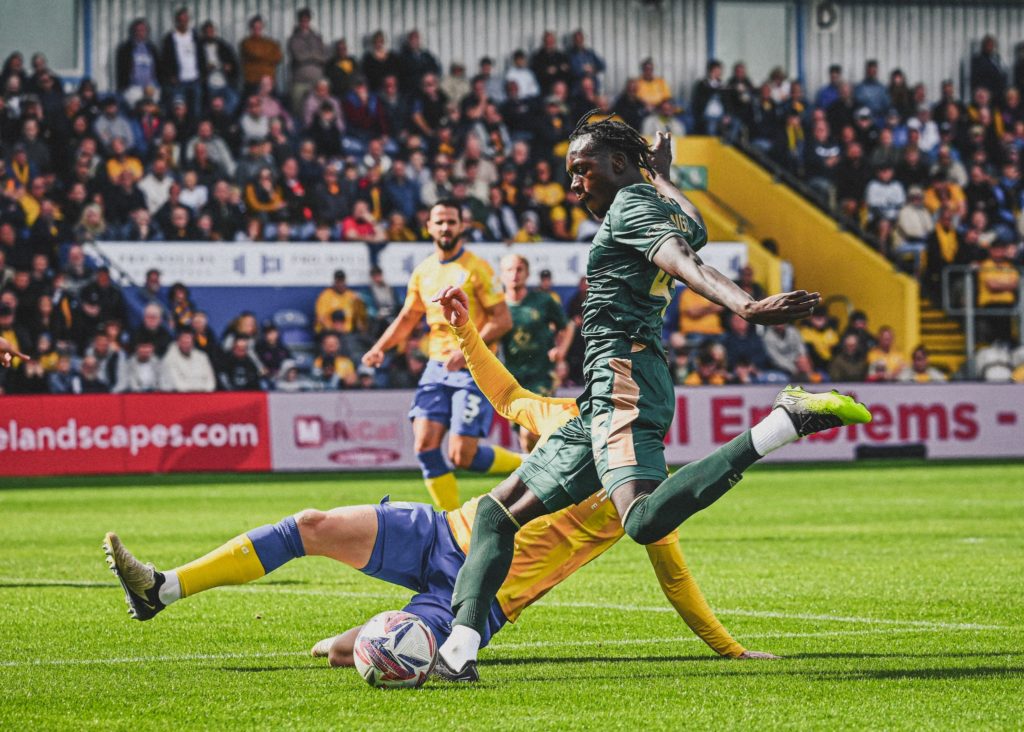 D3 Angleterre: Le 1er but d’Emmanuel Longelo n’a pa servi à Cambridge United