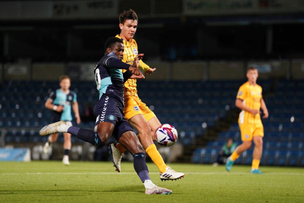 EFL Trophy: Quadruplé historique pour Beryly Lubala avec Wycombe Wanderers