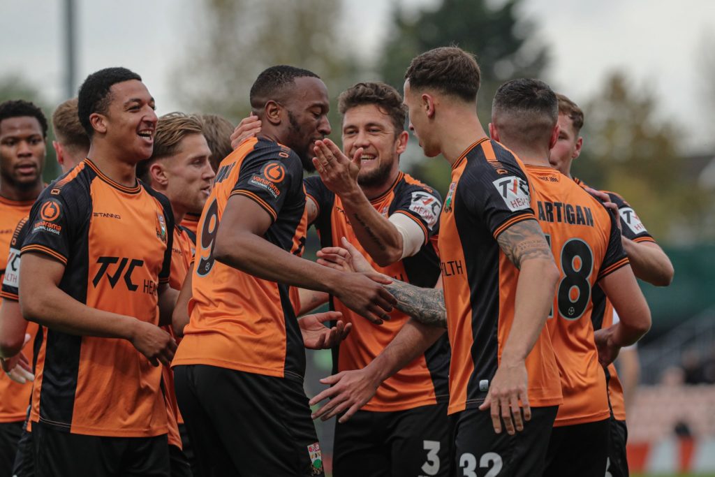 D5 Angleterre: Déjà 7 buts en 9 matchs pour Nicke Kabamba avec Barnet