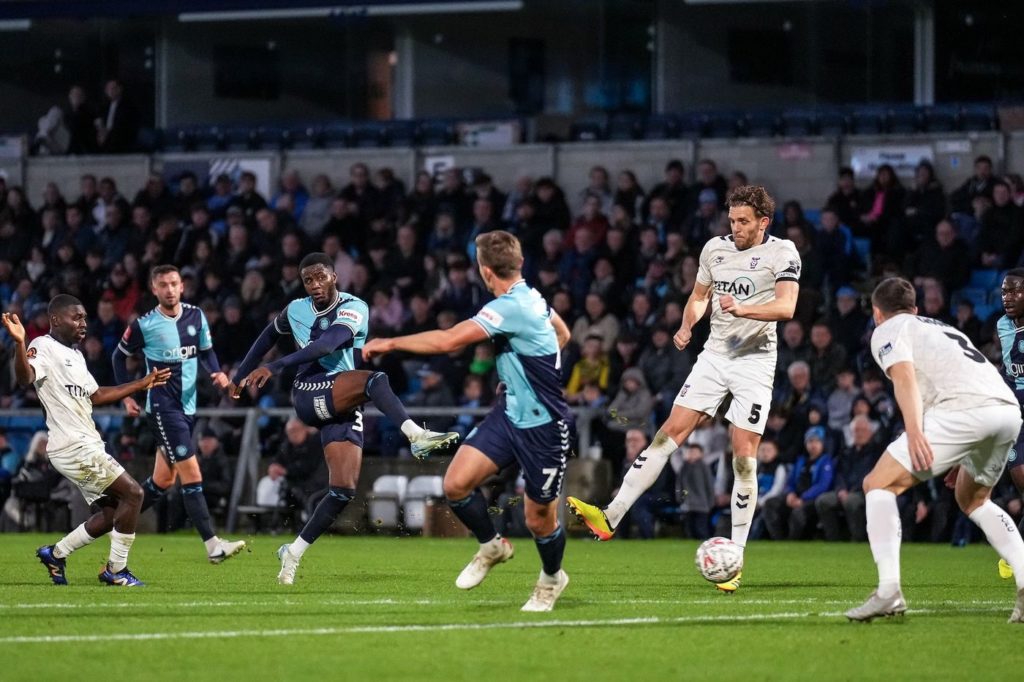 FA Cup: Beryly Lubala et Wycombe Wanderers seront au 2ème tour