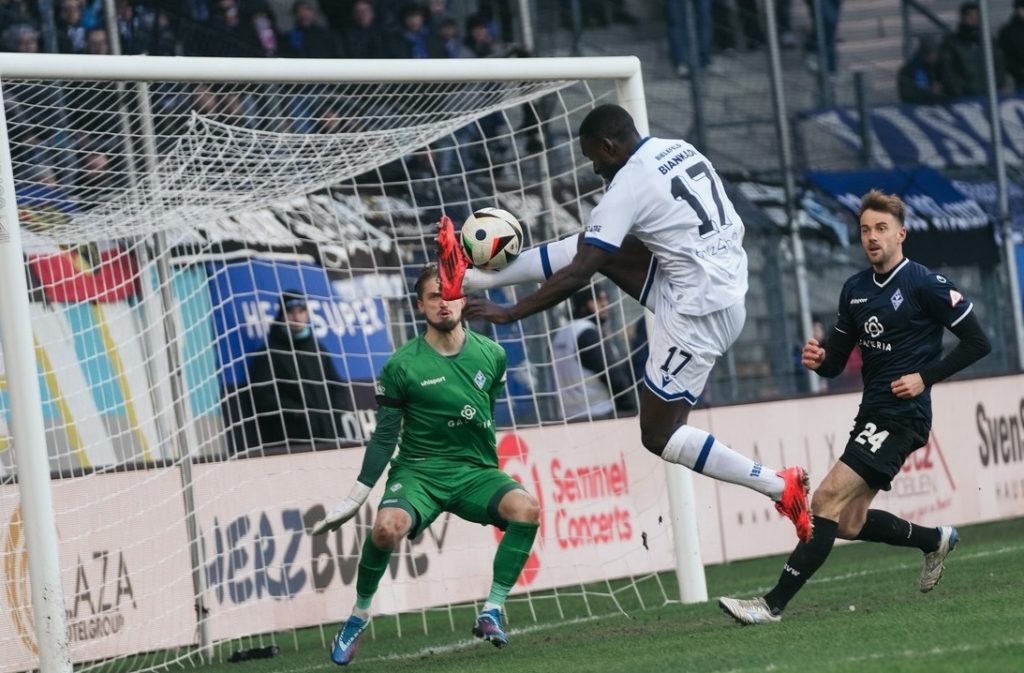 D3 Allemagne: Merveille Biankadi et l’Arminia Bielefeld partent à la trêve à la 4ème position