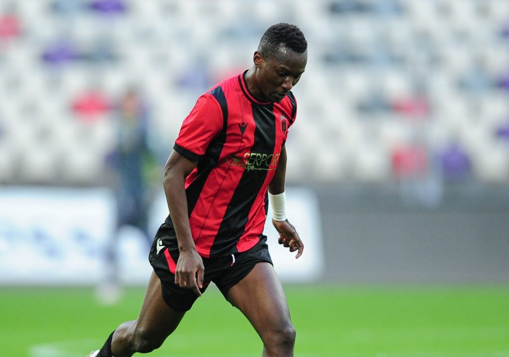D1 Algérie: Après 3 sorties compliquées, Glody Likonza et l’USM Alger reprennent le chemin du succès