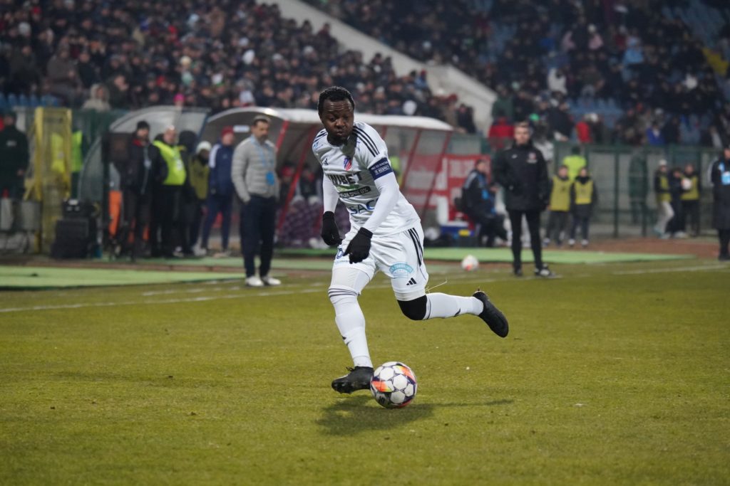 D1 Roumanie: Hervin Ongenda et Botosani prennent un point au Dinamo Bucarest, le leader