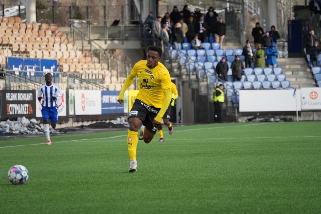 D1 Finlande: 1er but pour Joslyn Lutumba Luyeye avec le Kuopion Palloseura vainqueurs de Mariehamn