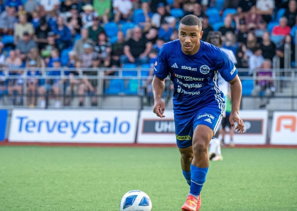 D2 Finlande: 1er match et 1er succès très prolifique pour Jean-Claude Mabinda Kinzumba et le Jarvenpaan Palloseura