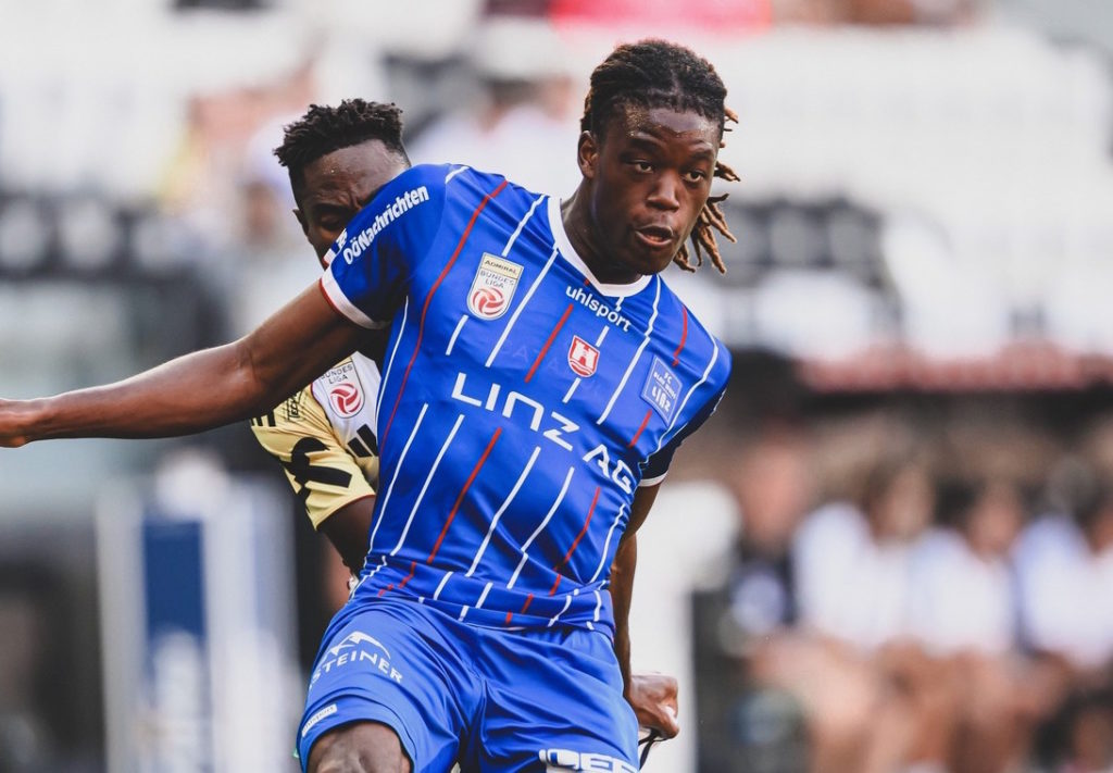 D1 Autriche: Elias Bakatukanda et le Blau Weiss Linz laissent filer le derby face au LASK