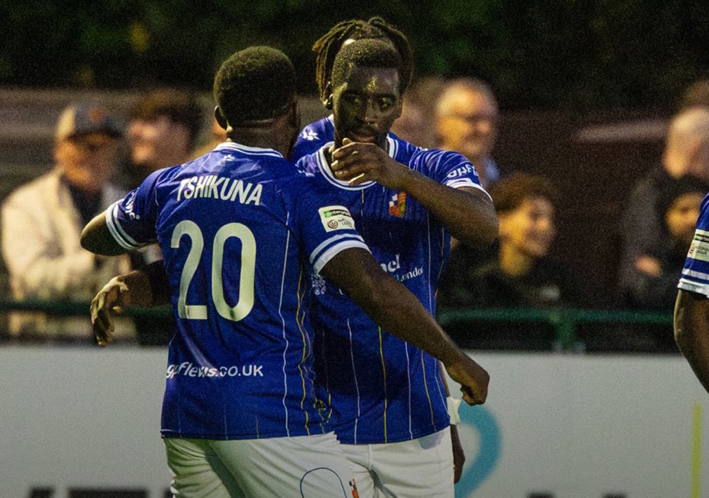 D5 Angleterre: Nathan Tshikuna inscrit son 2ème but avec Wealdstone devant son ancien club