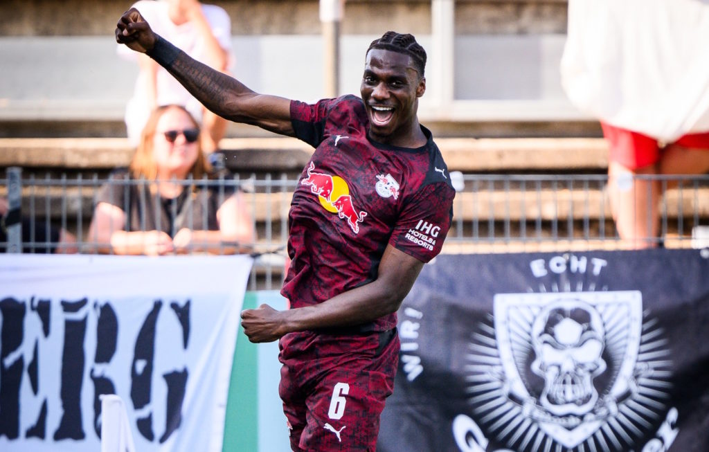 Coupe d’Allemagne: Une 1ère titularisation à oublier pour Merveille Biankadi devant Leipzig de Ezechiel Banzuzi et de El Chadaille Bitshiabu