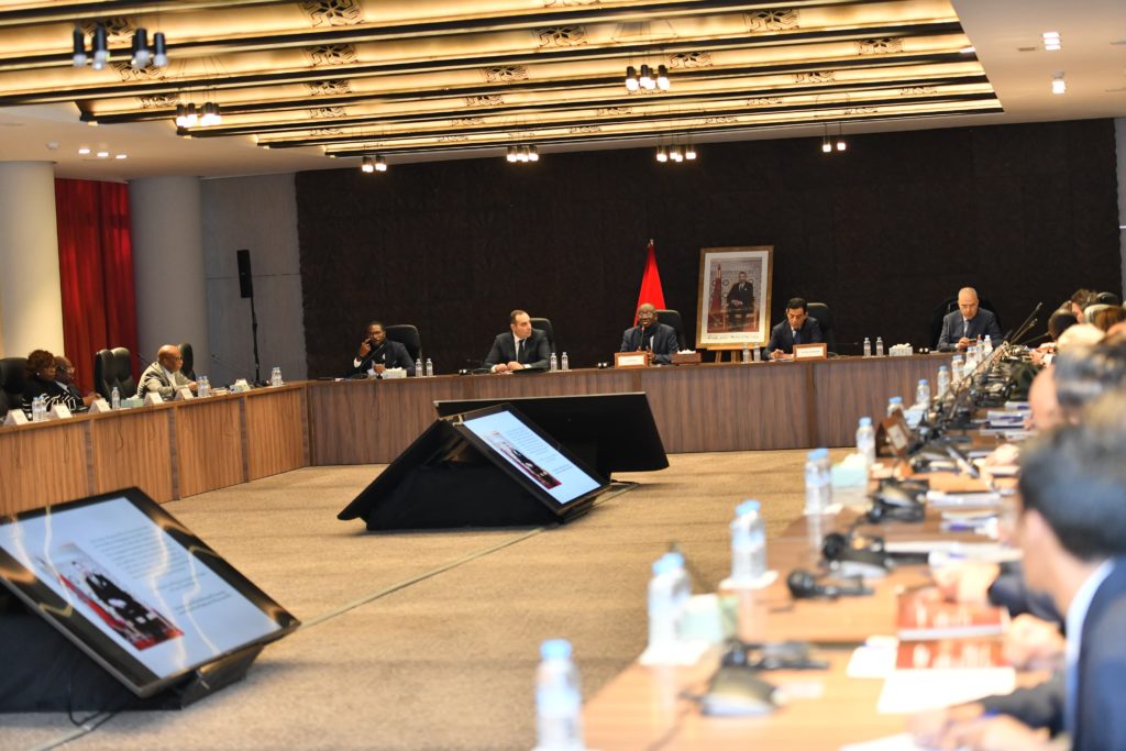 CAN 2025: Le Complexe Mohammed VI abrite une rencontre entre Fouzi Lekjaa et les ambassadeurs africains autour des préparatifs de la CAN 2025