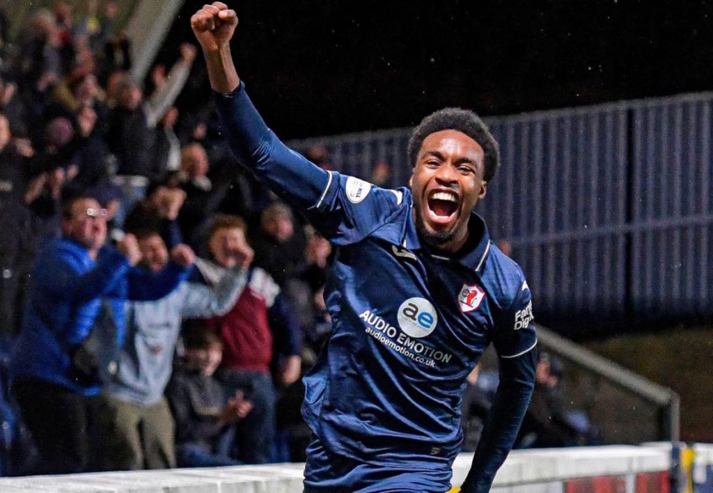 D2 Écosse: 1er but de la saison pour Paul Nsio avec Raith Rovers larges vainqueurs de Ross County