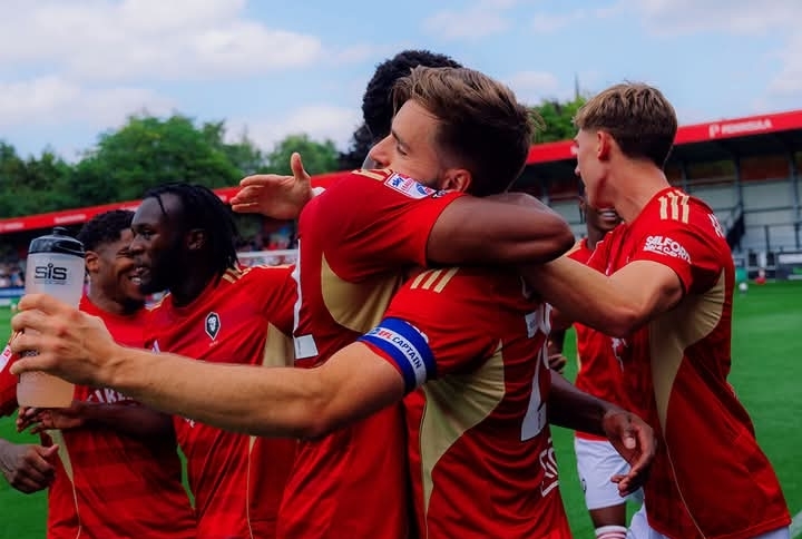 D4 Angleterre: Rosaire Longelo et Salford City renversants devant Colchester