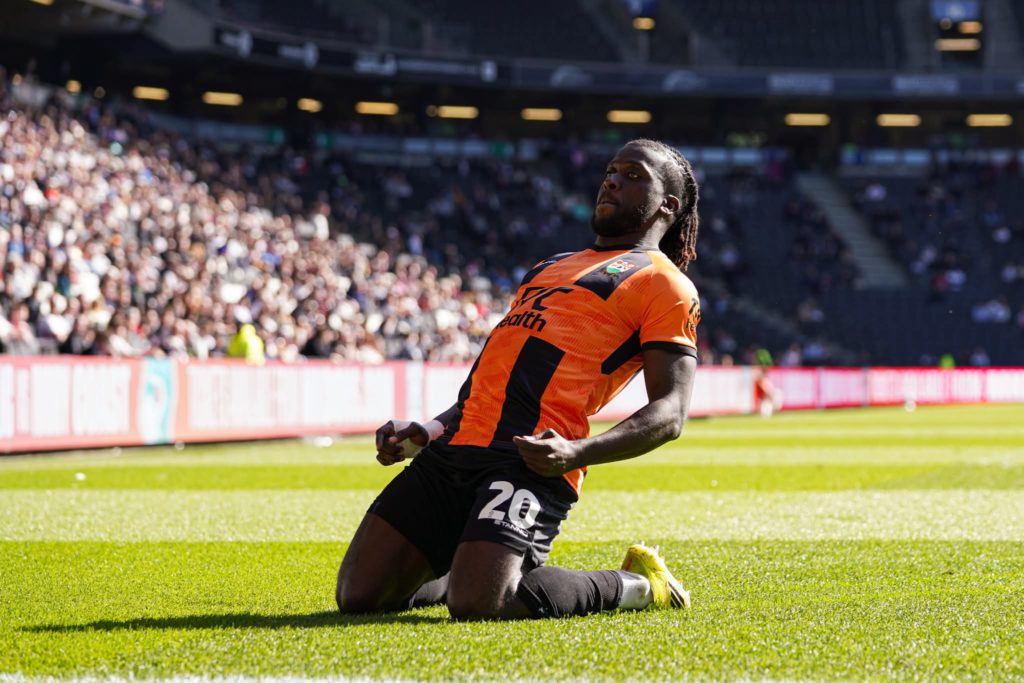 D4 Angleterre: 6ème but pour Kabongo Tshimanga avec Barnet vainqueurs de Milton Keynes Dons