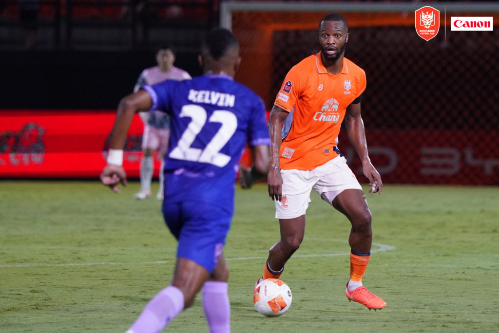 D1 Thaïlande: Gabriel Mutombo et Ratchaburi imposent leur loi à Uthai Thani de Martin Angha malgré le 3ème but de la saison de ce dernier