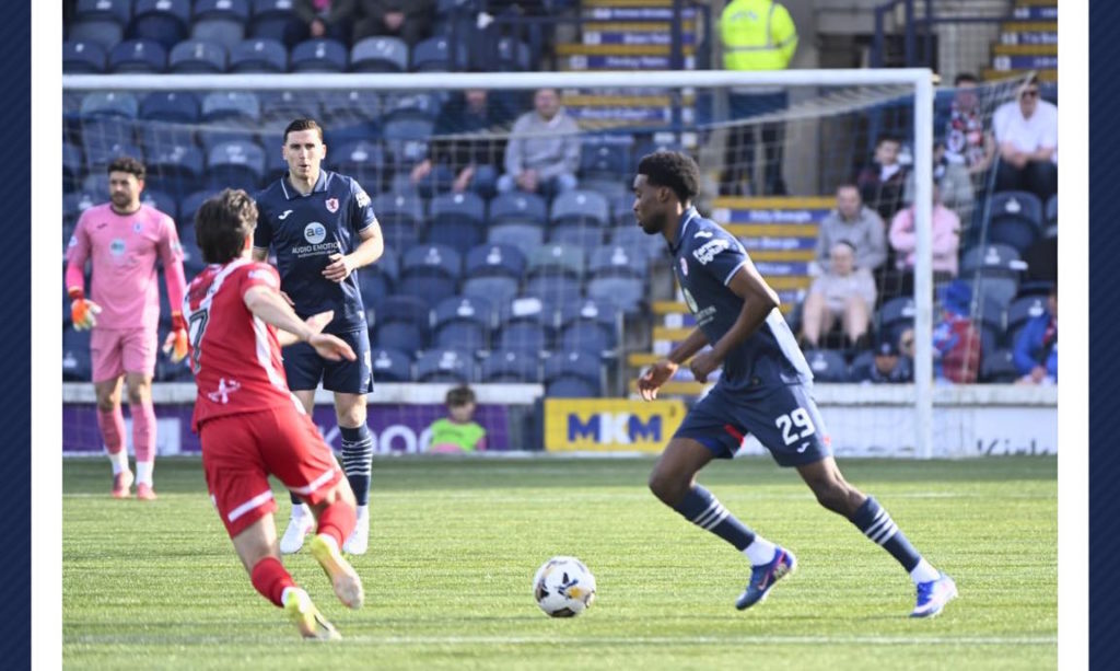 D2 Ecosse: Paul Nsio et Raith Rovers reprennent confiance après 5 sorties de disette