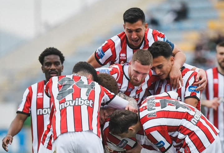 D1 Grèce: Stéphane Omeonga et Panserraikos se reprennent bien devant Asteras Aktor