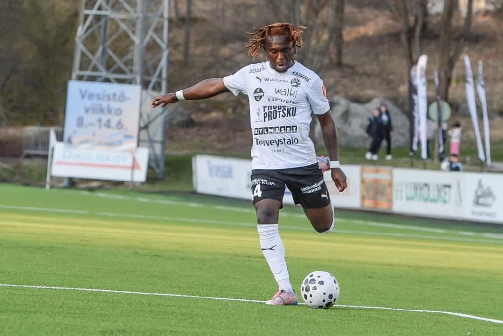 FC Haka: «J’aimerais me tester dans d’autres grandes ligues européennes et, avec un peu de chance, représenter un jour mon pays au niveau internationale» (Aaron Keto Diyawa)