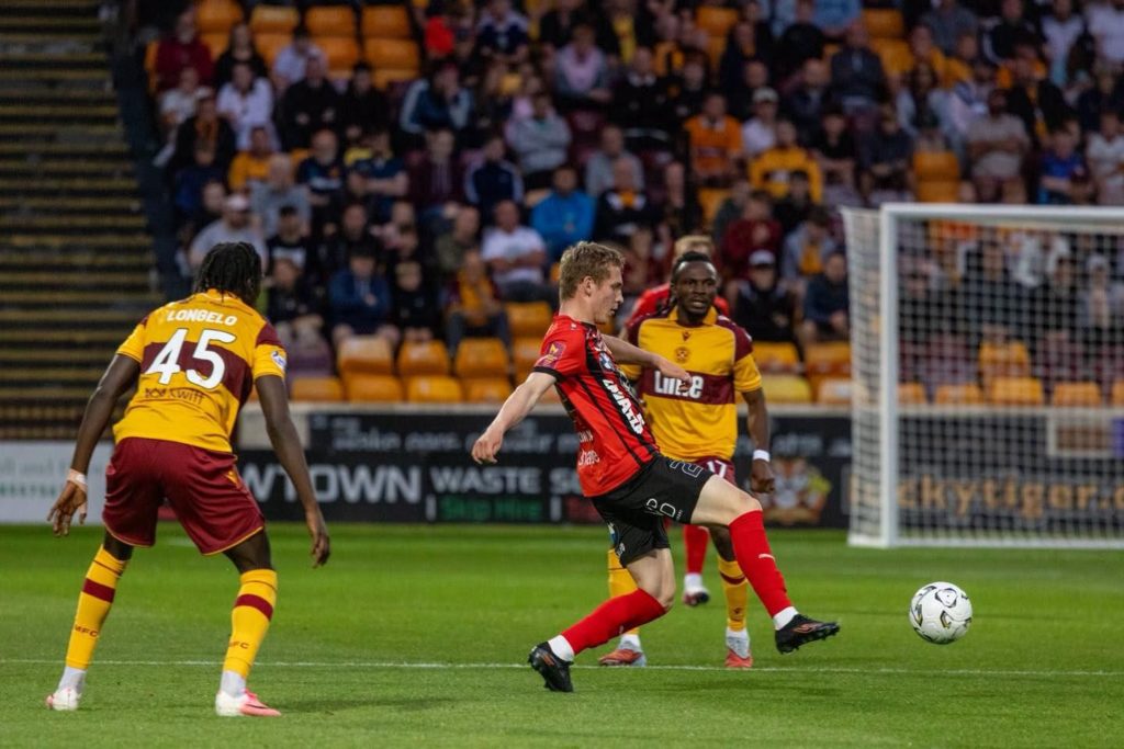 UEFA/Conférence League: Petite option prise par Emmanuel Longelo et Motherwell