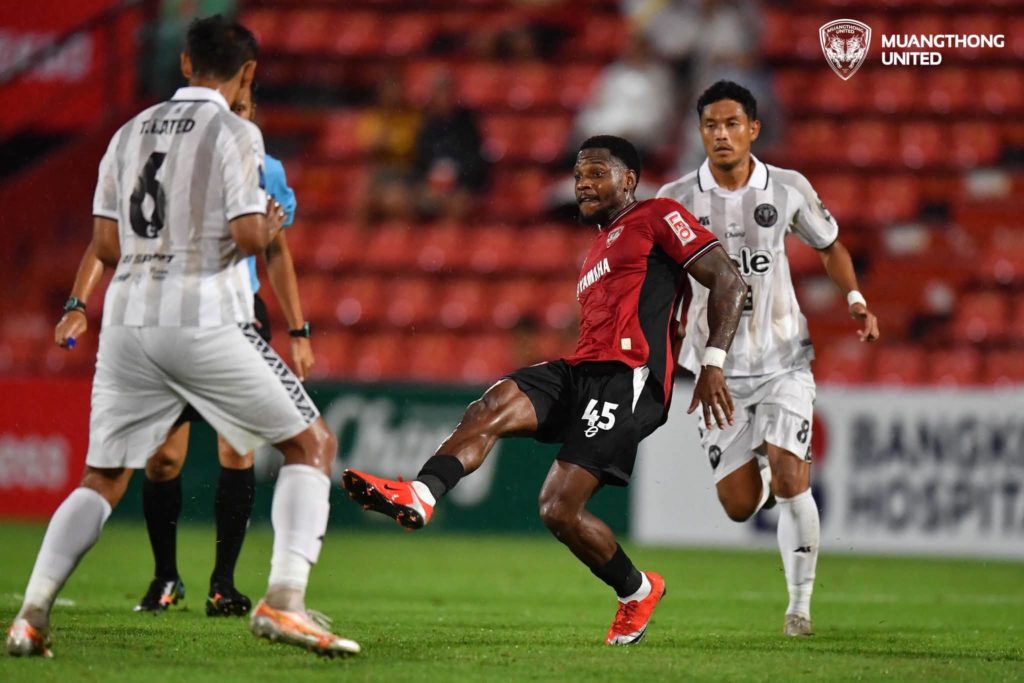 D2 Thailande: Streli Mamba se signale d’entrée avec Muangthong United