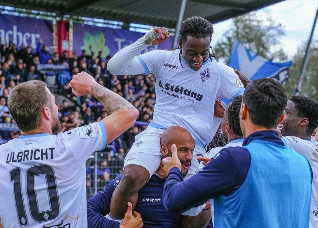 D3 Allemagne: Nolan Muteba porté en triomphe pour ses deux premiers buts en professionnel
